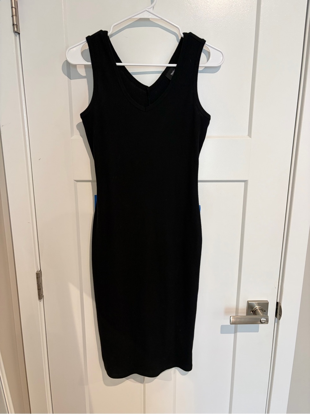 Mossimo Supply Co. Black Sleeveless Midi Dress